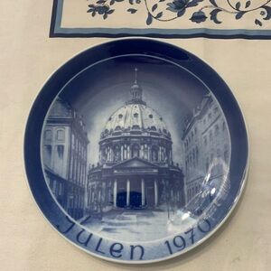Vintage Blue Architectural Design Plate